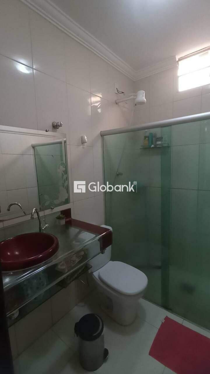 Casa 4 quartos à venda Monte Carmelo 120m² Montes Claros MG: