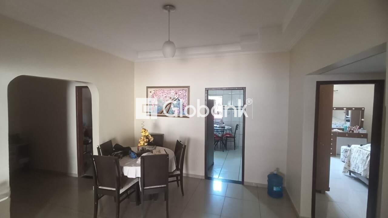 Casa 4 quartos à venda Monte Carmelo 120m² Montes Claros MG: