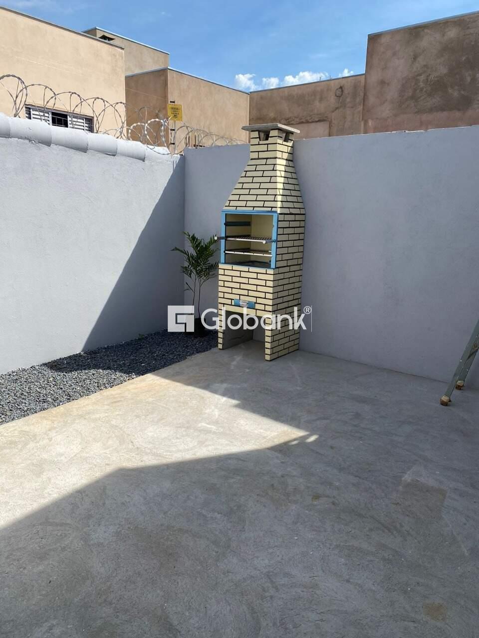 Casa 3 quartos à venda Jardim Liberdade 65,47m² Montes Claros MG: Quintal com churrasqueira