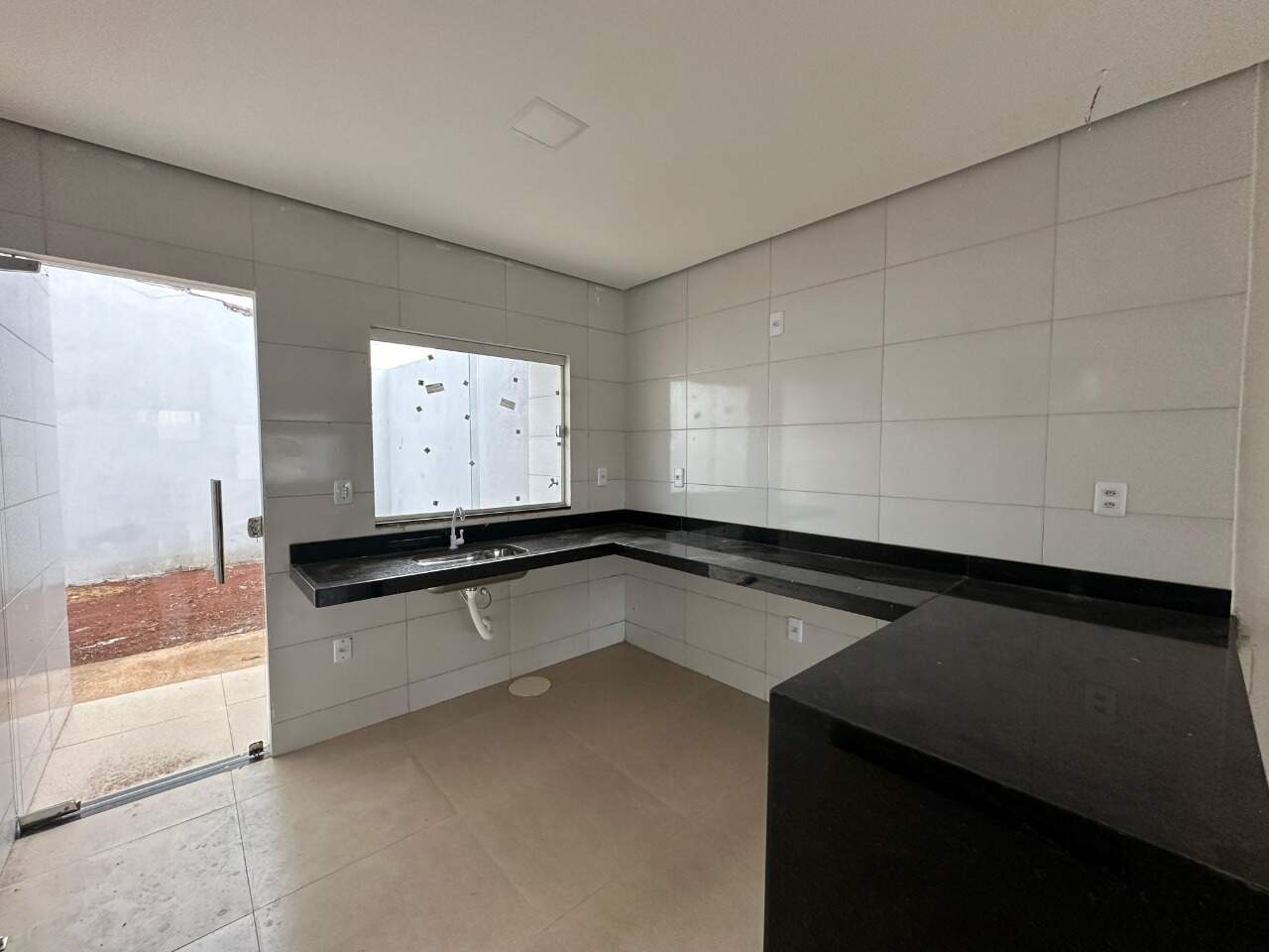 Casa 3 quartos para aluguel Independência 98m² Montes Claros MG: Cozinha