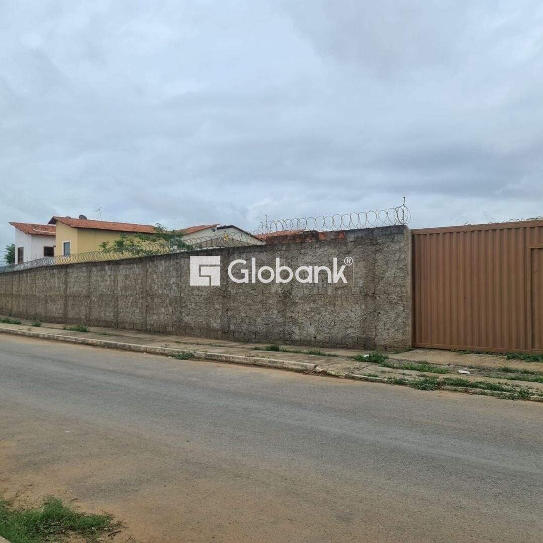 Terreno à venda Canelas 0m² Montes Claros MG: 