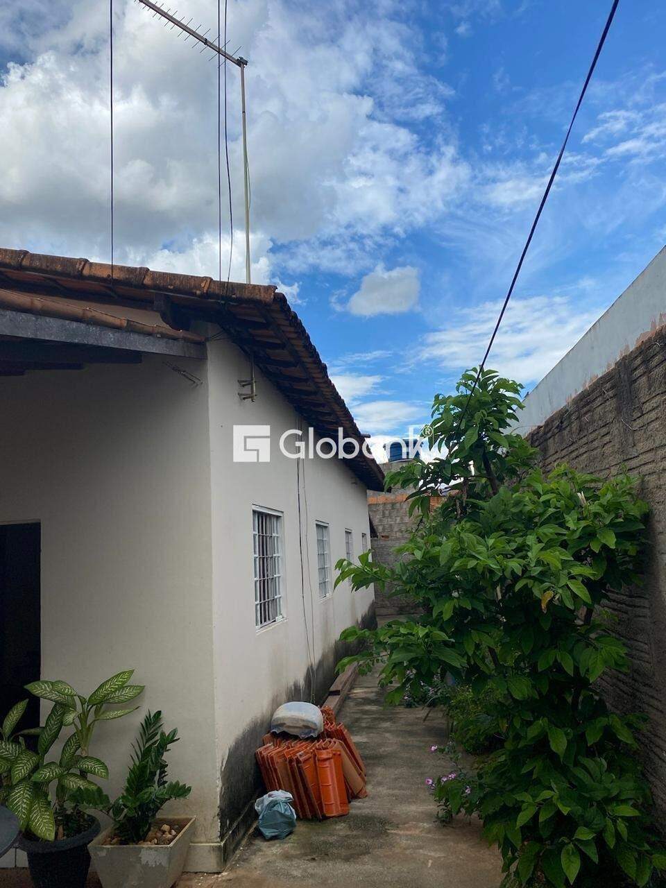 Casa 3 quartos à venda Independência 102m² Montes Claros MG: 