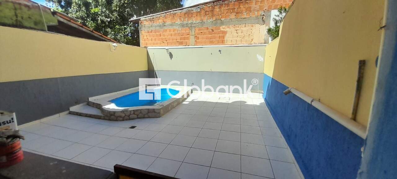 Sobrado 3 quartos à venda Vila Sumaré 0m² Montes Claros MG: rea externa