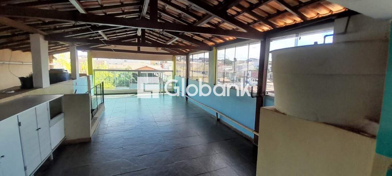 Sobrado 3 quartos à venda Vila Sumaré 0m² Montes Claros MG: rea superior