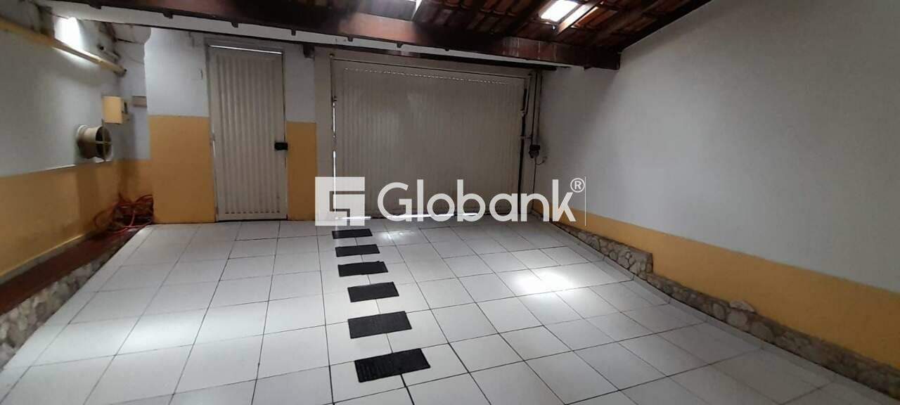 Sobrado 3 quartos à venda Vila Sumaré 0m² Montes Claros MG: Garagem