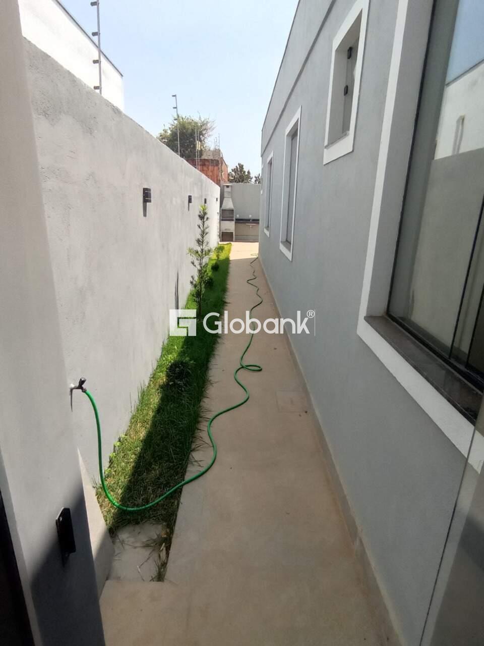 Casa 3 quartos à venda Nossa Senhora das Graças 0m² Montes Claros MG: Corredor