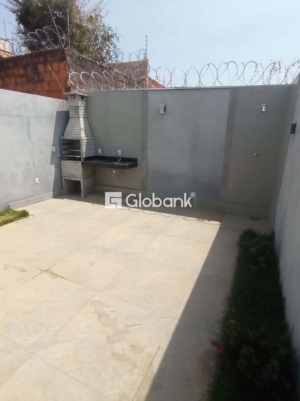 Casa 3 quartos à venda Nossa Senhora das Graças 0m² Montes Claros MG: Quintal com churrasqueira
