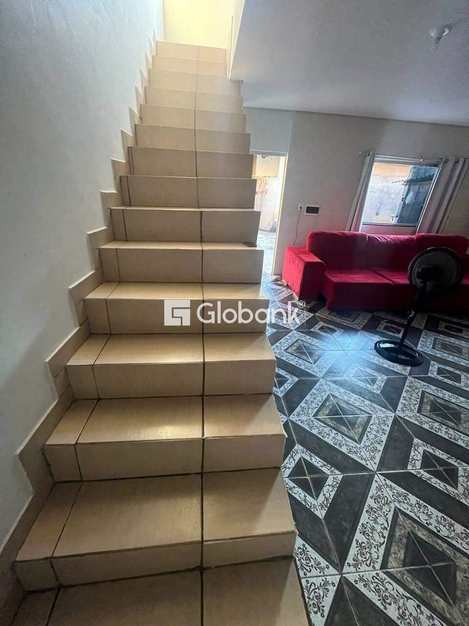 Casa 3 quartos à venda Carmelo 0m² Montes Claros MG: ESCADAS