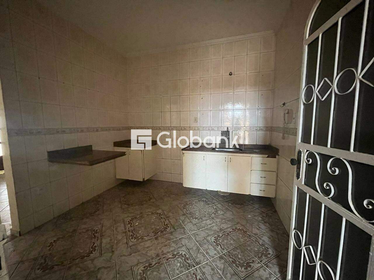 Casa 3 quartos à venda Morada da Serra 180m² Montes Claros MG: COZINHA