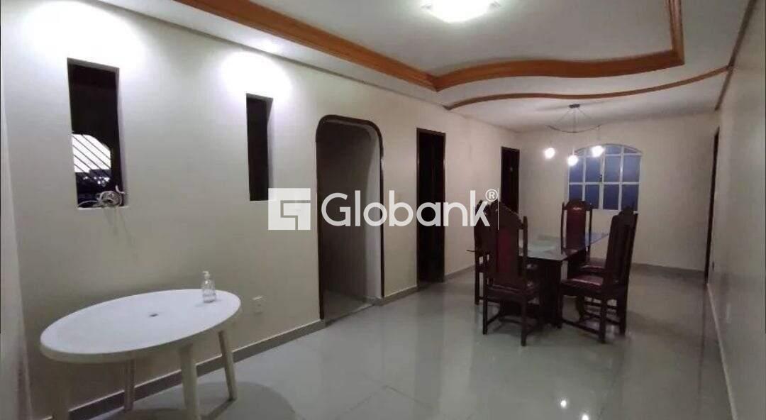 Casa 4 quartos à venda Canelas 590m² Montes Claros MG: 