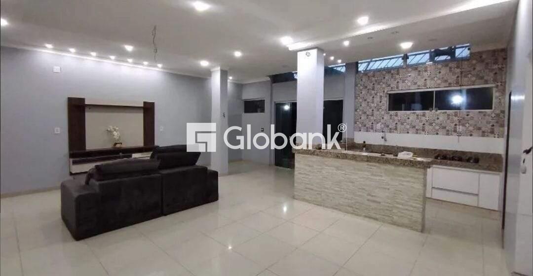 Casa 4 quartos à venda Canelas 590m² Montes Claros MG: 