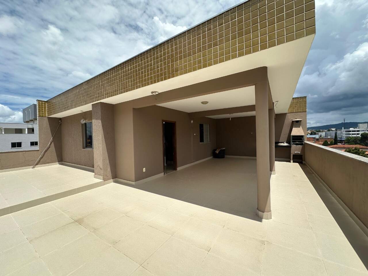 Cobertura 4 quartos para aluguel Augusta Mota 115m² Montes Claros MG: