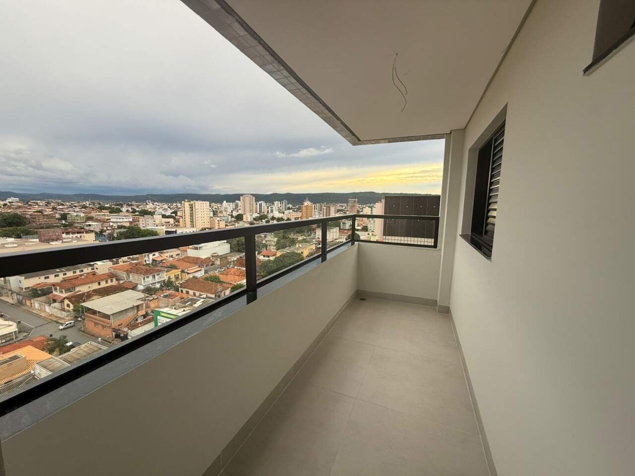 Apartamento 3 quartos para aluguel CENTRO 88,02m² Montes Claros MG: Sacada