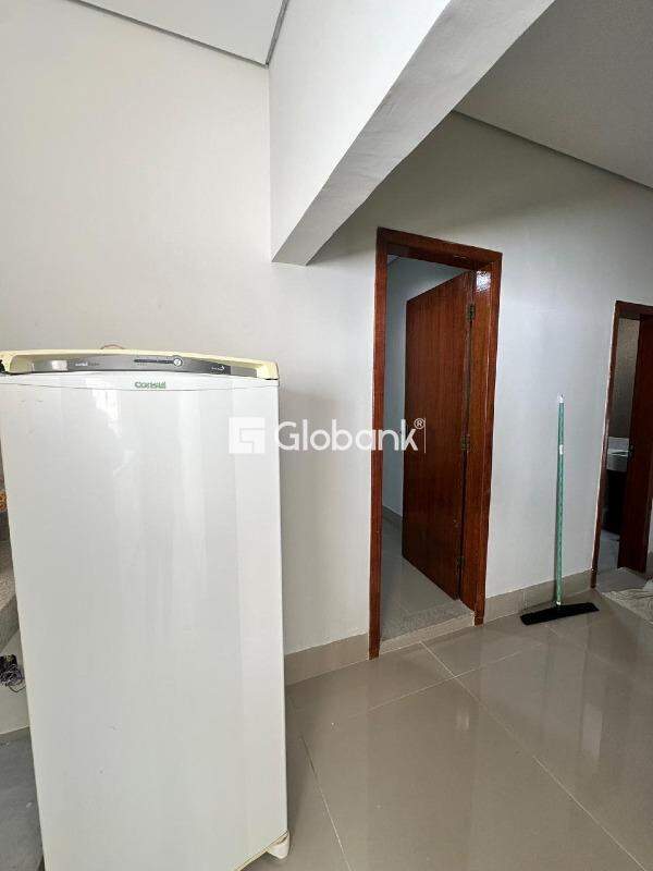 Casa 4 quartos à venda Jardim São Luiz 130m² Montes Claros MG:
