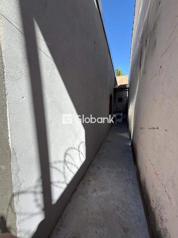 Casa 4 quartos à venda Jardim São Luiz 130m² Montes Claros MG: