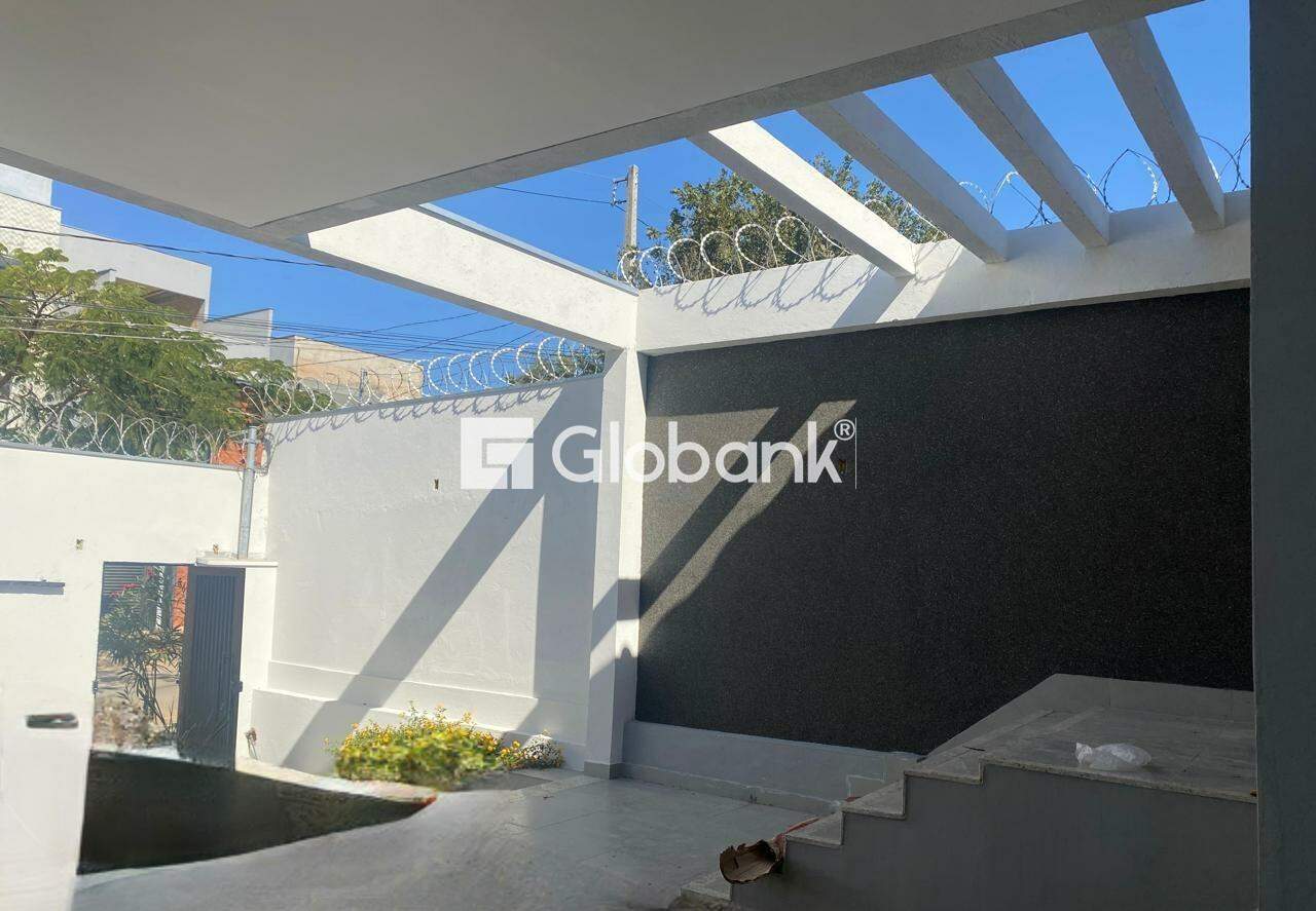 Casa 3 quartos à venda Vila Nova 90m² Montes Claros MG: 