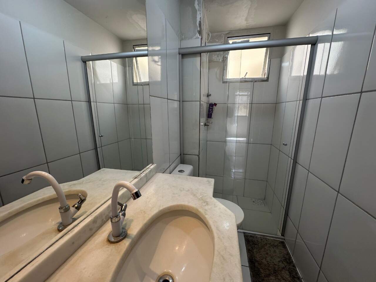 Apartamento 3 quartos para aluguel Planalto 75m² Montes Claros MG: Banheiro social