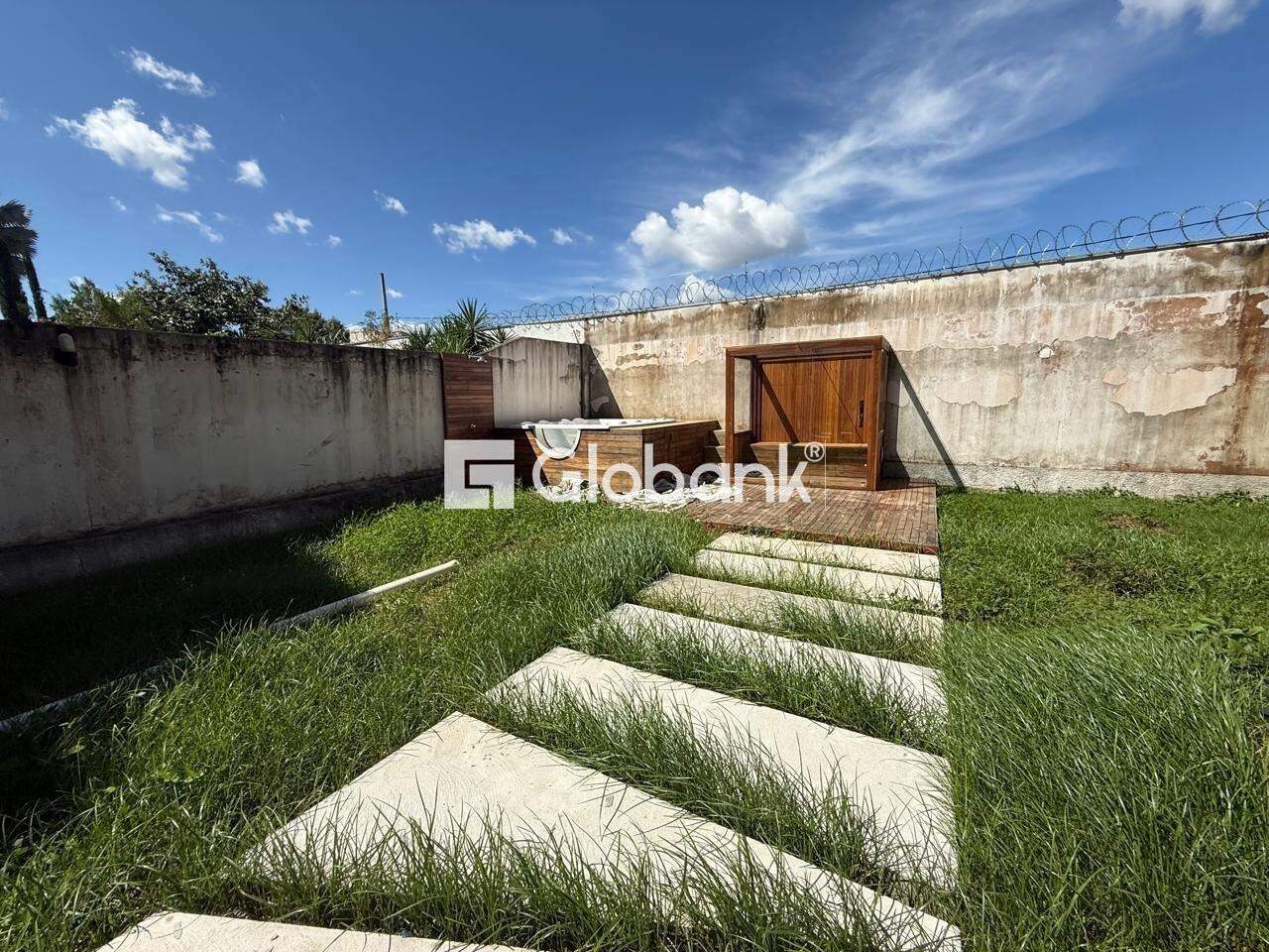 Casa 3 quartos à venda Ibituruna 650m² Montes Claros MG: 