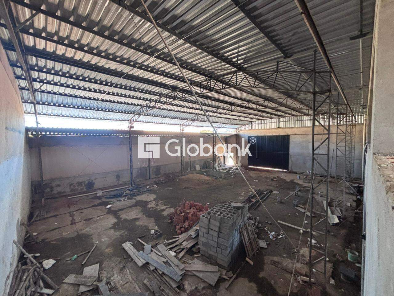 Galpão para aluguel Vila Greice 600m² Montes Claros MG: Interior galpão