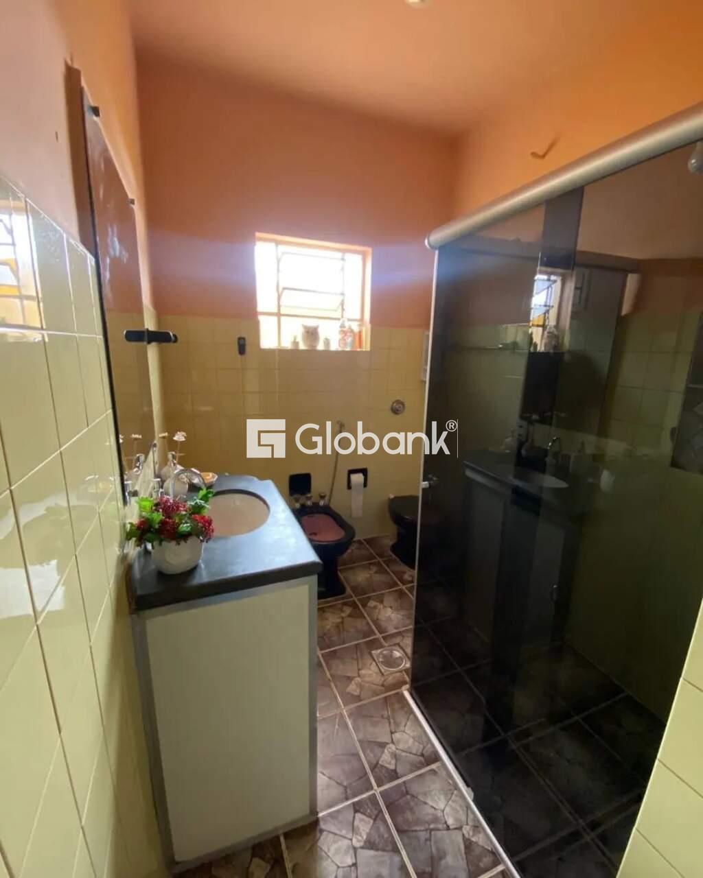 Casa 4 quartos à venda Melo 202m² Montes Claros MG: 5