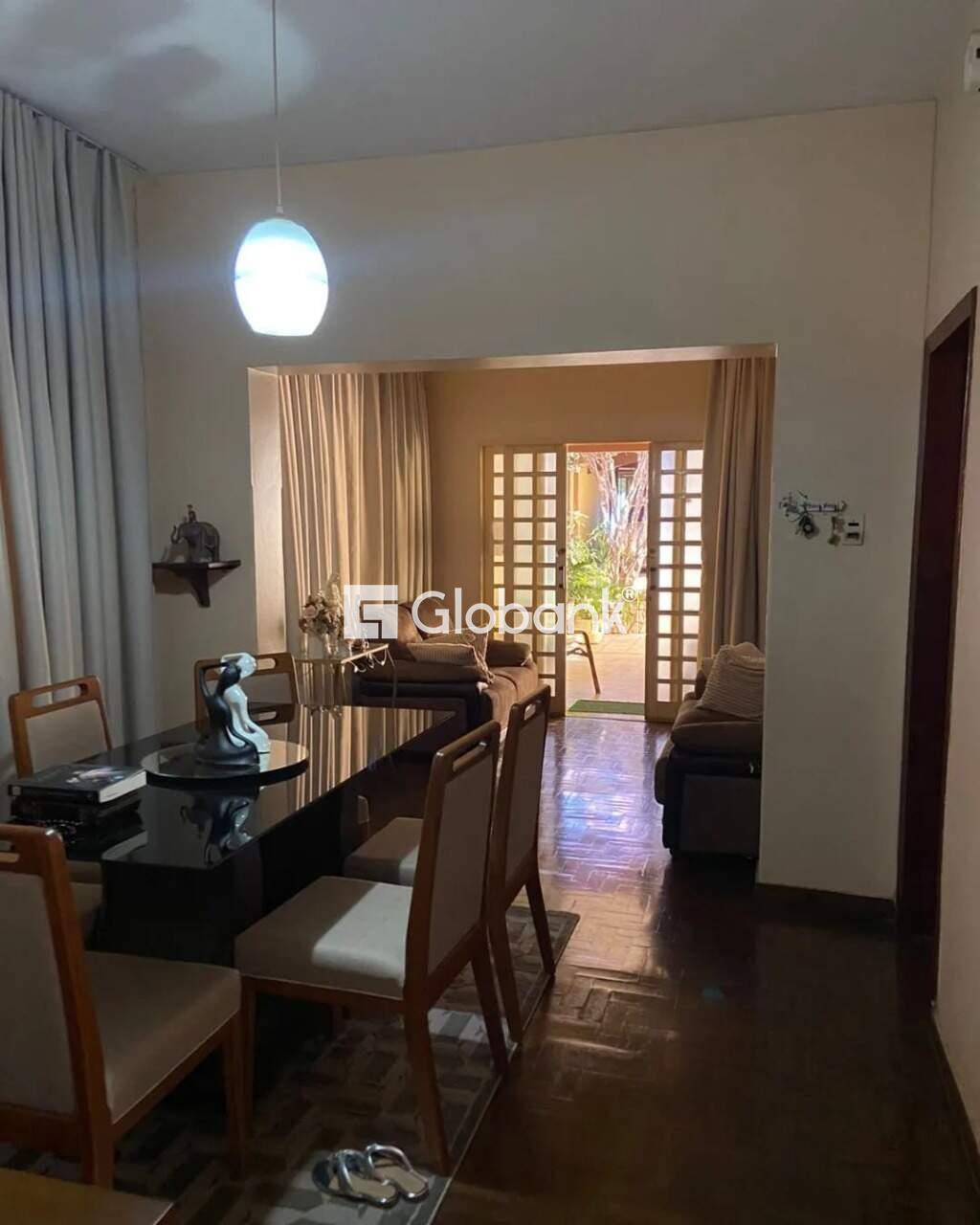 Casa 4 quartos à venda Melo 202m² Montes Claros MG: 6