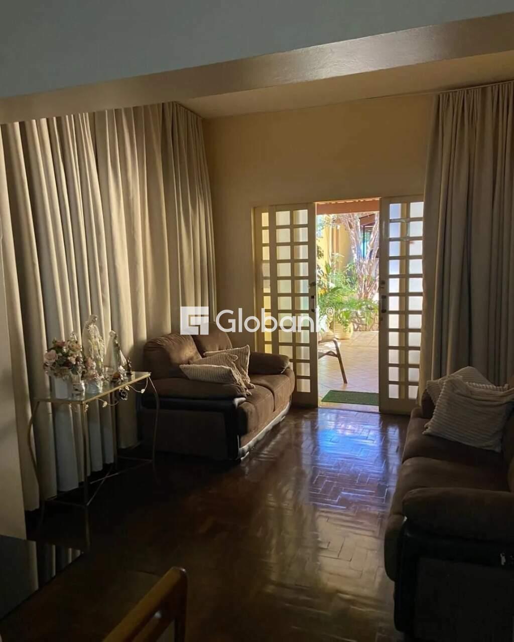 Casa 4 quartos à venda Melo 202m² Montes Claros MG: 7