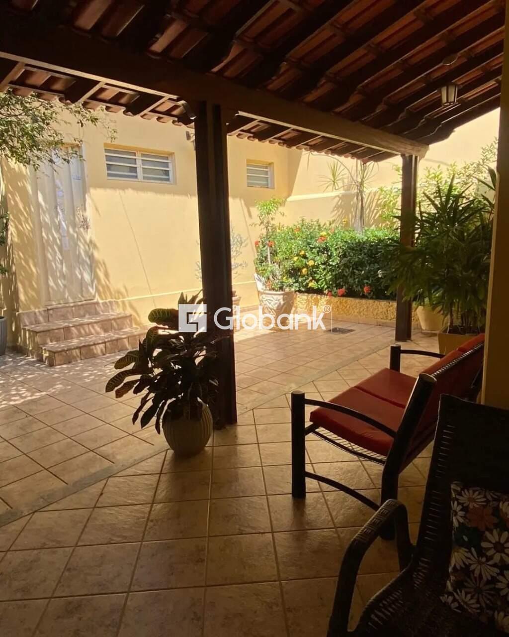 Casa 4 quartos à venda Melo 202m² Montes Claros MG: 8