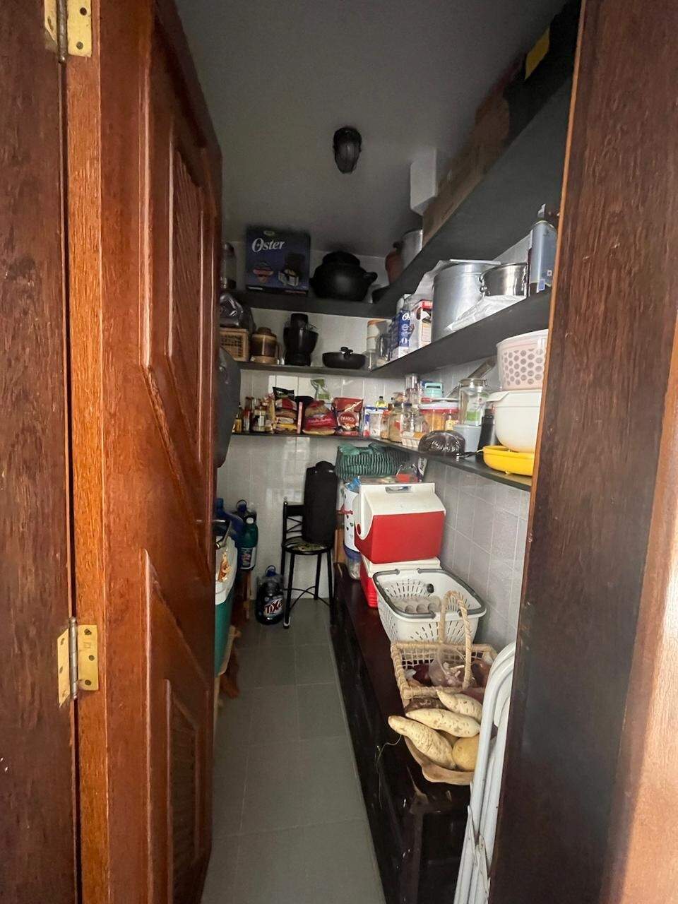 Casa 4 quartos à venda Jardim Panorama 0m² Montes Claros MG: DESPENSA