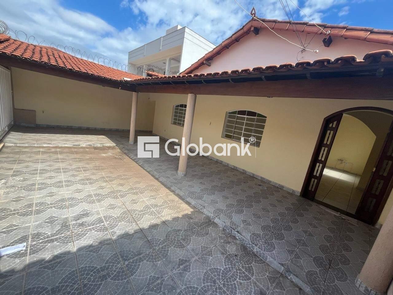 Casa 3 quartos à venda Cândida Câmara 0m² Montes Claros MG: GARAGEM