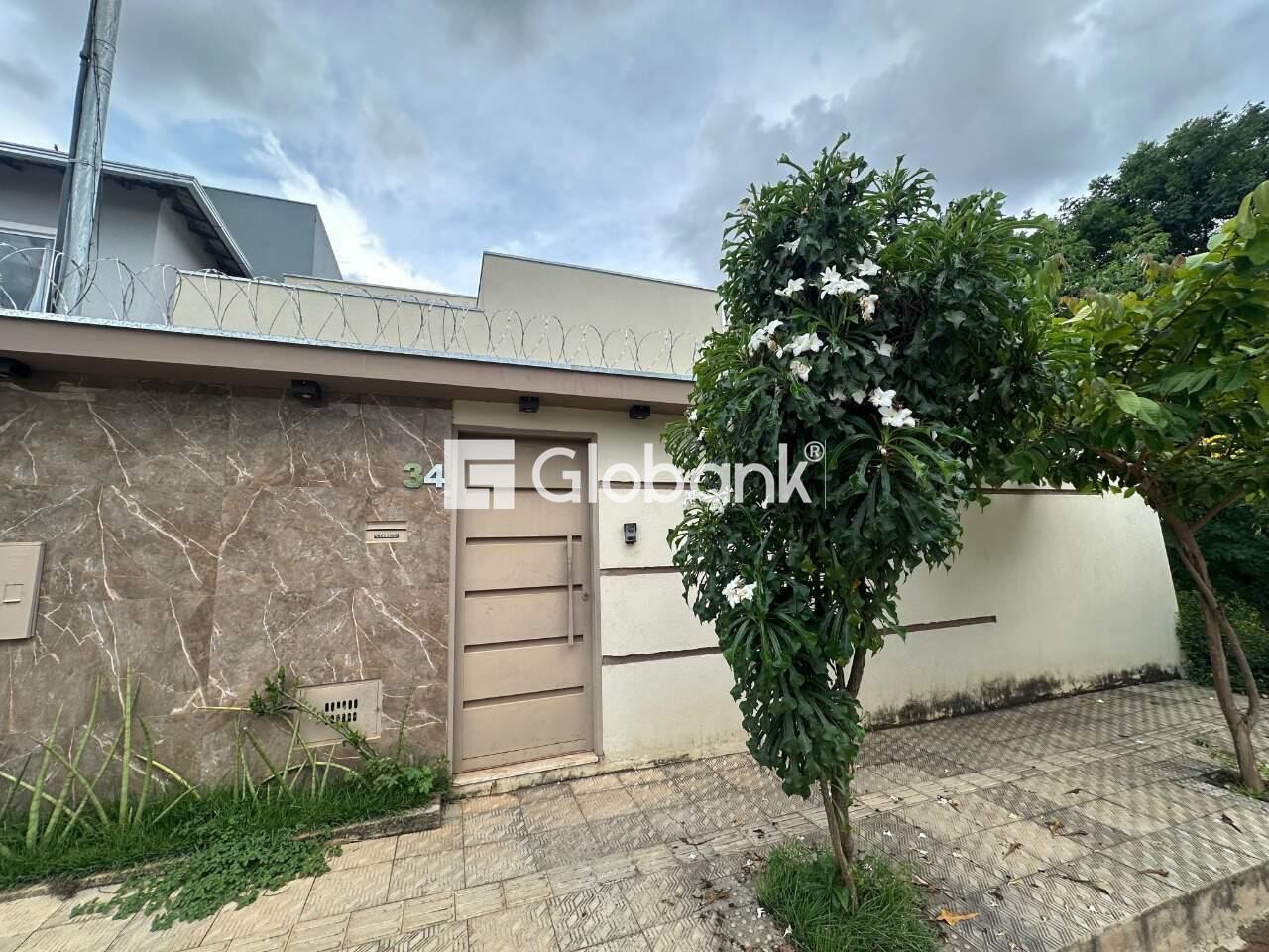 Casa 3 quartos à venda Vila Nova 105m² Montes Claros MG: Fachada