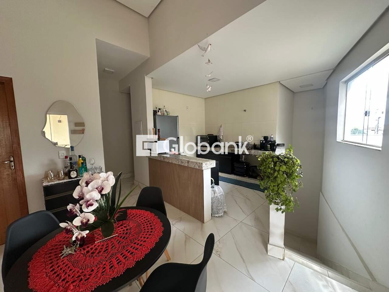 Casa 3 quartos à venda Vila Nova 105m² Montes Claros MG: Sala