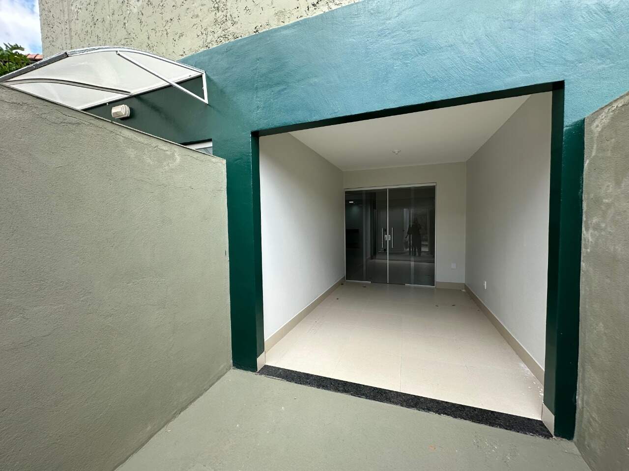 Kitnet 1 quarto para aluguel Vila Guilhermina 50m² Montes Claros MG: Garagem