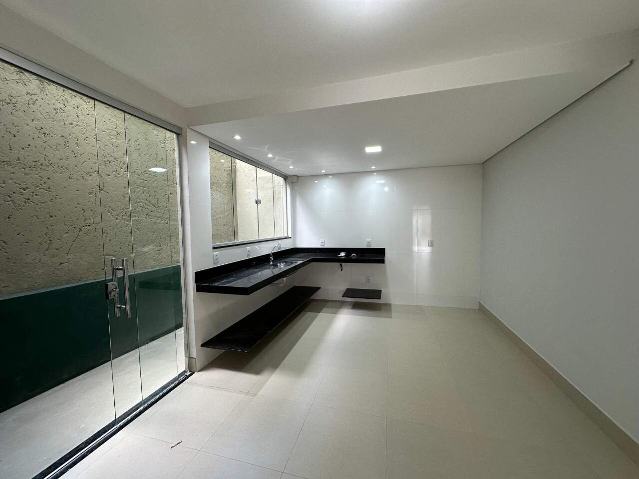 Kitnet 1 quarto para aluguel Vila Guilhermina 50m² Montes Claros MG: Sala de jantar