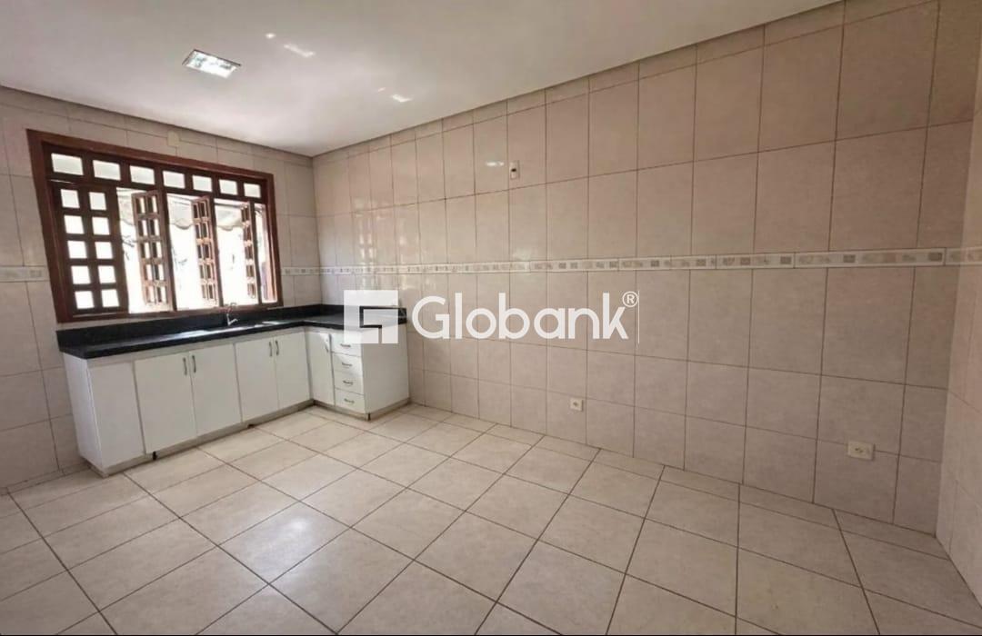 Casa 4 quartos à venda Santa Rita I 400m² Montes Claros MG: 
