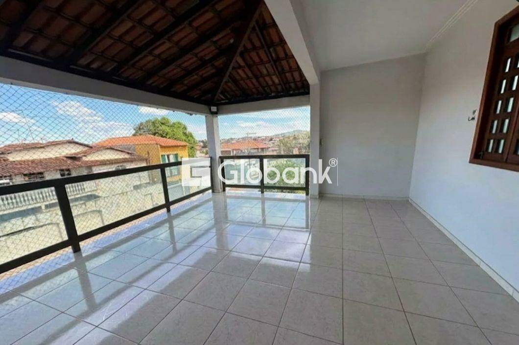 Casa 4 quartos à venda Santa Rita I 400m² Montes Claros MG: 