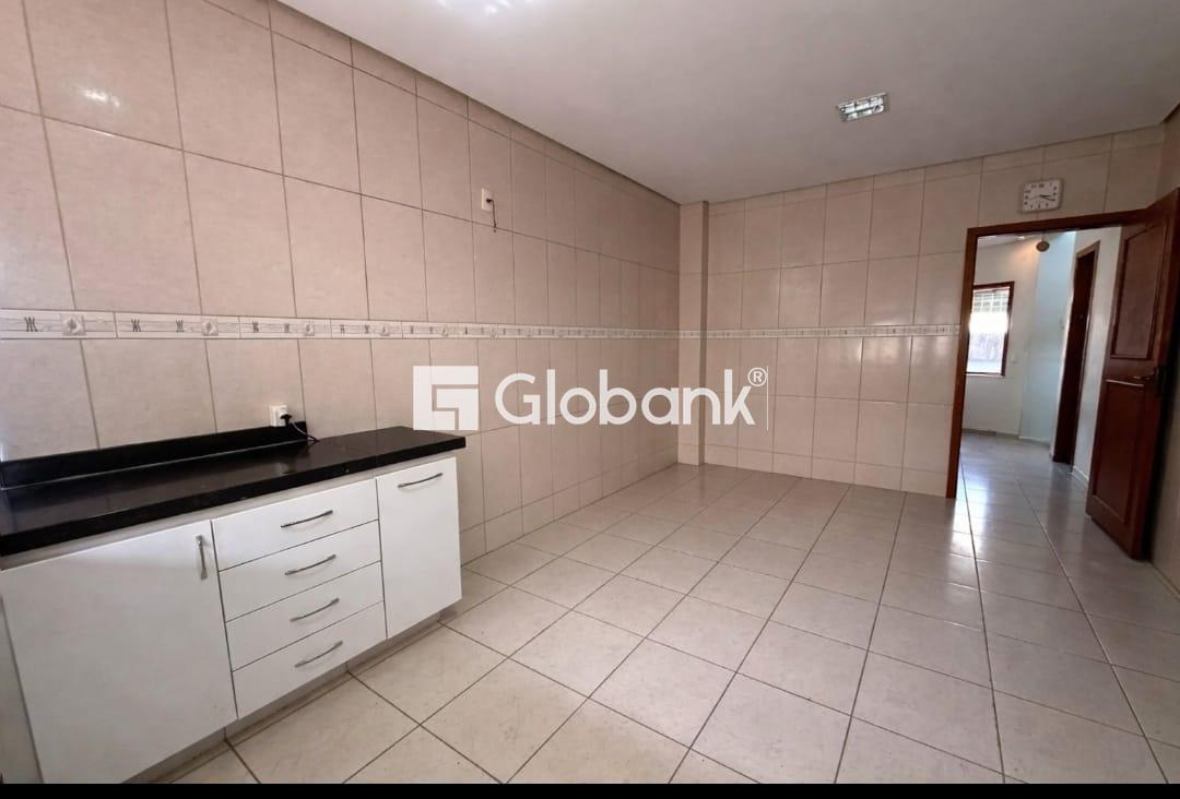 Casa 4 quartos à venda Santa Rita I 400m² Montes Claros MG: 