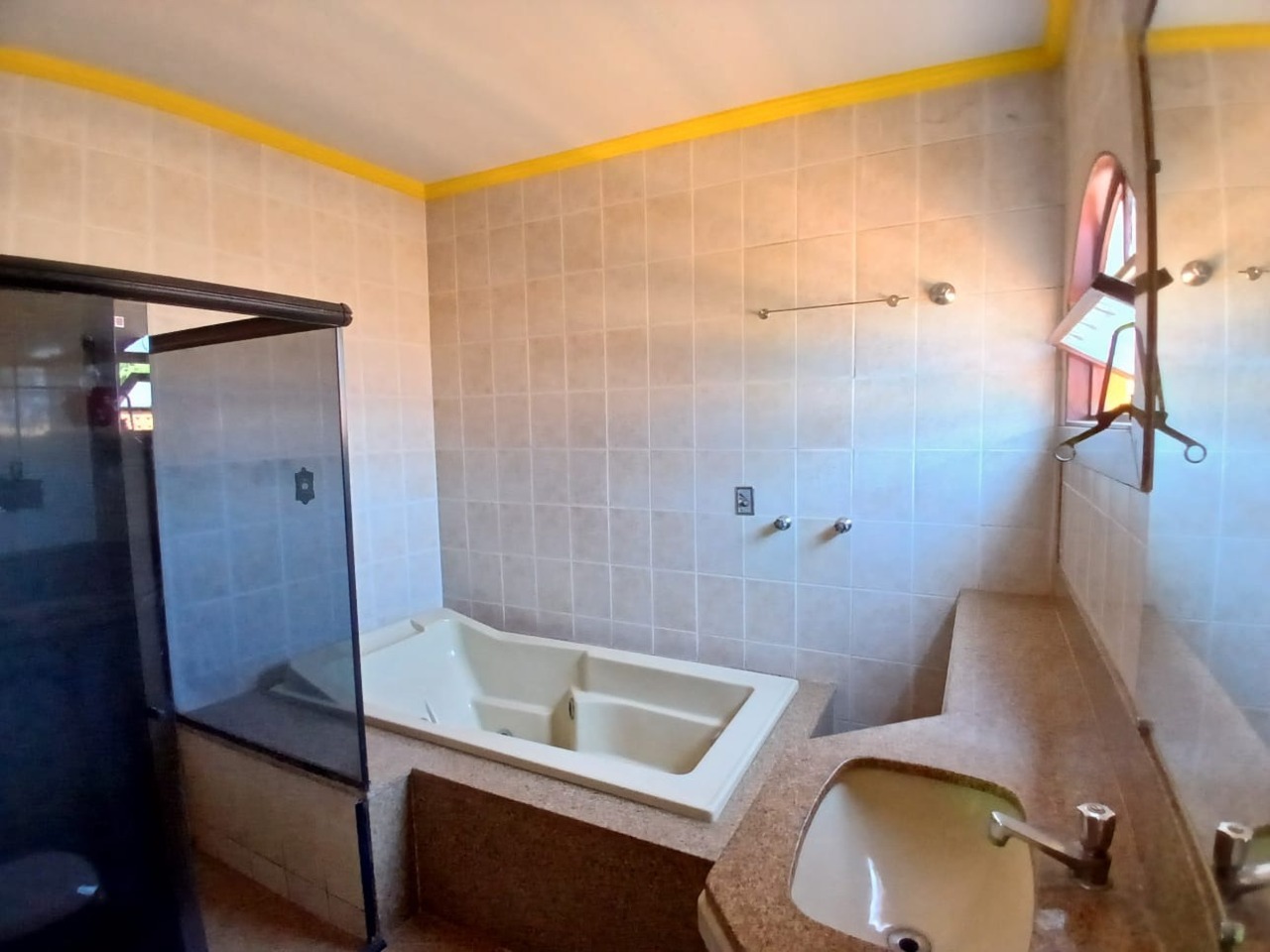 Casa 7 quartos para aluguel Planalto 200m² Montes Claros MG: Banheiro suite 1 piso