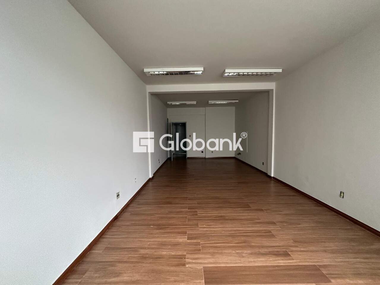 Sala comercial para aluguel Centro 34,71m² Montes Claros MG: Sala