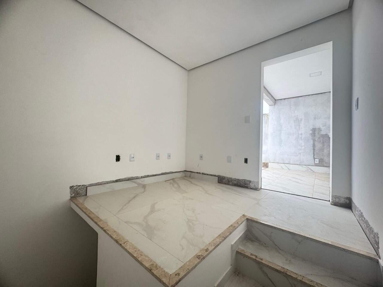 Sobrado 2 quartos à venda Jardim São Luiz 81m² Montes Claros MG: