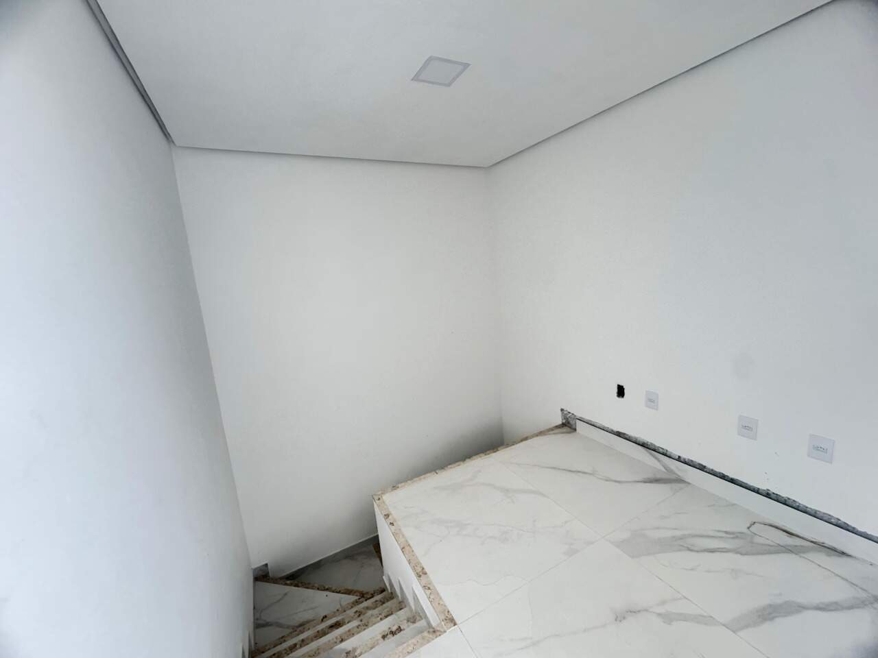 Sobrado 2 quartos à venda Jardim São Luiz 81m² Montes Claros MG: