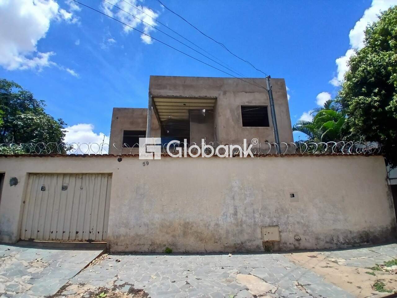 Casa 7 quartos para aluguel Jardim São Luiz 360m² Montes Claros MG: Fachada
