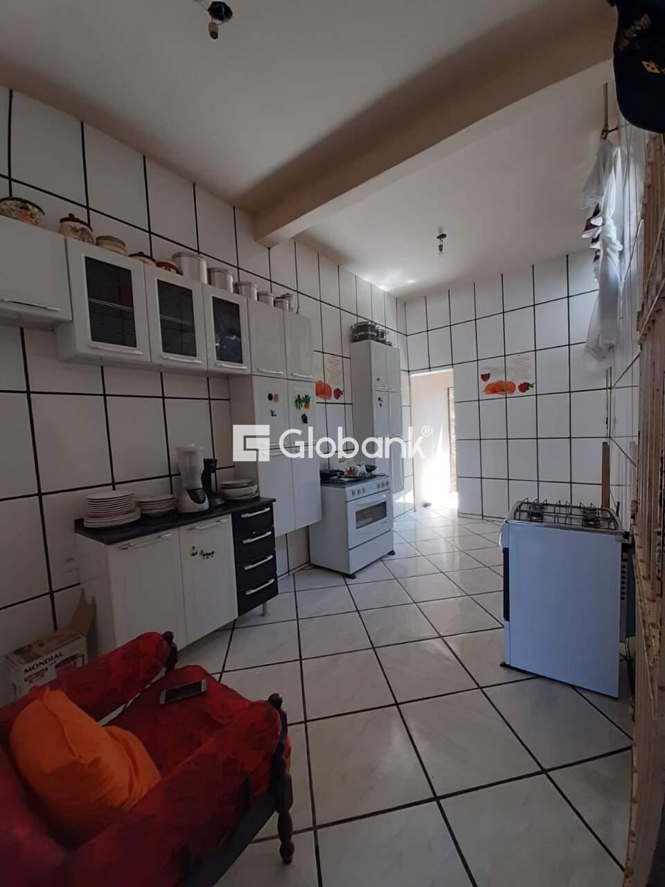 Casa 4 quartos à venda Vila Sumaré 280m² Montes Claros MG: 