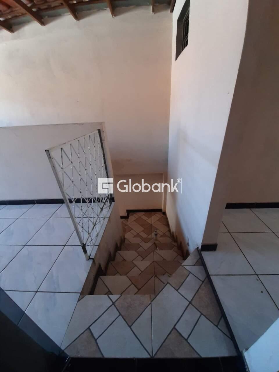 Casa 4 quartos à venda Vila Sumaré 280m² Montes Claros MG: 