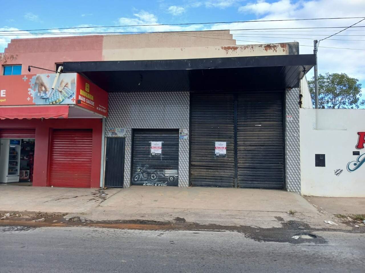 Ponto comercial para aluguel Planalto 309m² Montes Claros MG: pixelcut-export