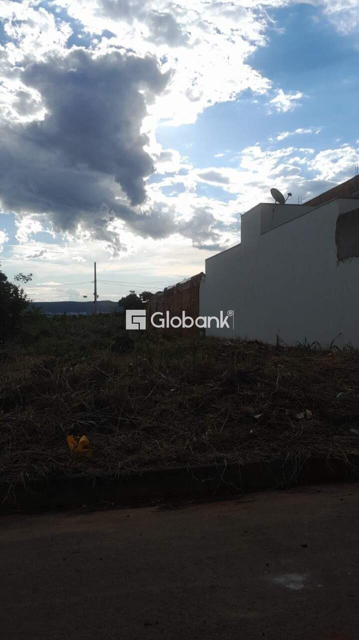 Terreno à venda Vila Real 200m² Montes Claros MG: 