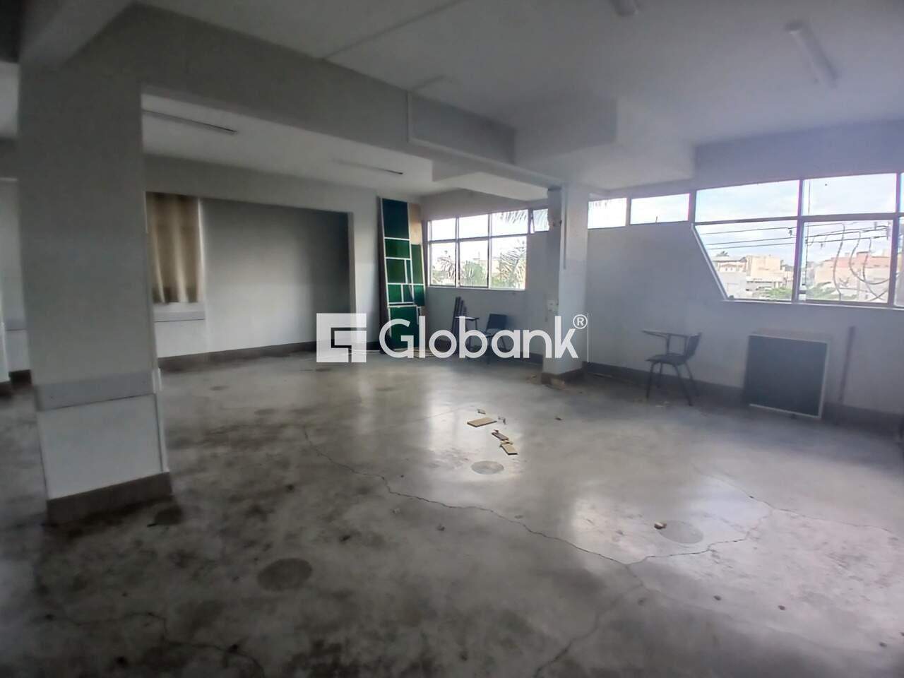 Prédio para aluguel Todos os Santos 1.160m² Montes Claros MG: Sala3