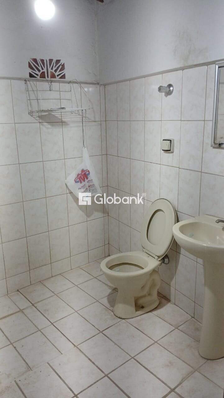 Casa 3 quartos à venda Morrinhos 0m² Montes Claros MG: 