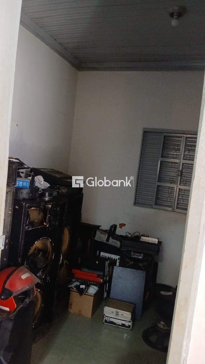 Casa 3 quartos à venda Morrinhos 0m² Montes Claros MG: 