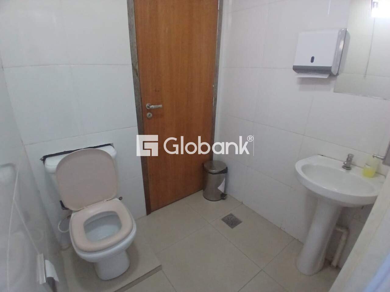 Sala comercial à venda Centro 116,39m² Montes Claros MG: 