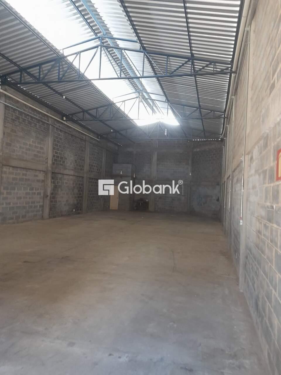 Galpão para aluguel Centro 240m² Montes Claros MG: 